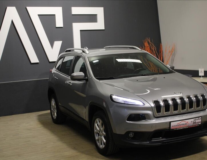 Jeep Cherokee SUV / Terénní 2,2 l 136 kw