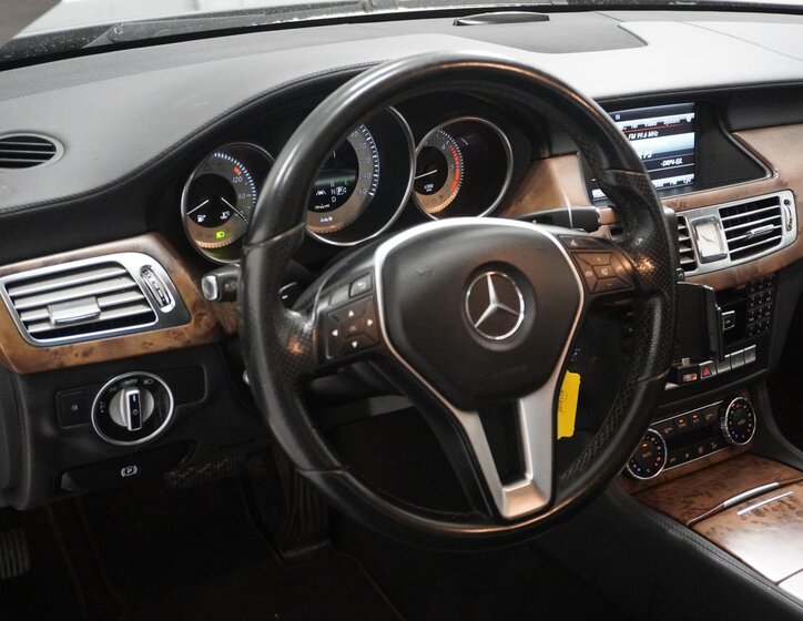 Mercedes-Benz CLS Sedan 3,0 l 195 kw