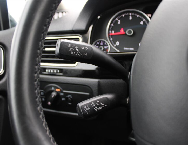 Volkswagen Touareg SUV / Terénní 3,0 l 193 kw