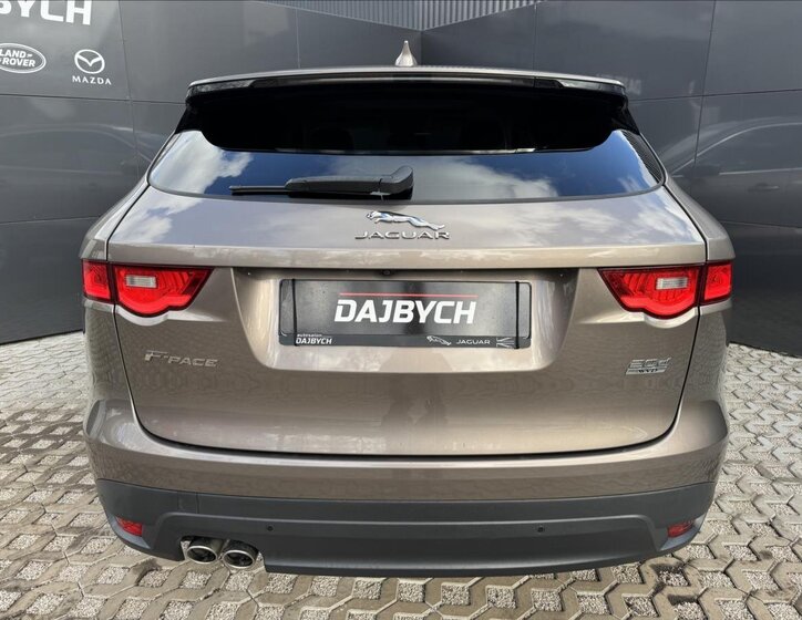 Jaguar F-Pace SUV 2,0 l 132 kw