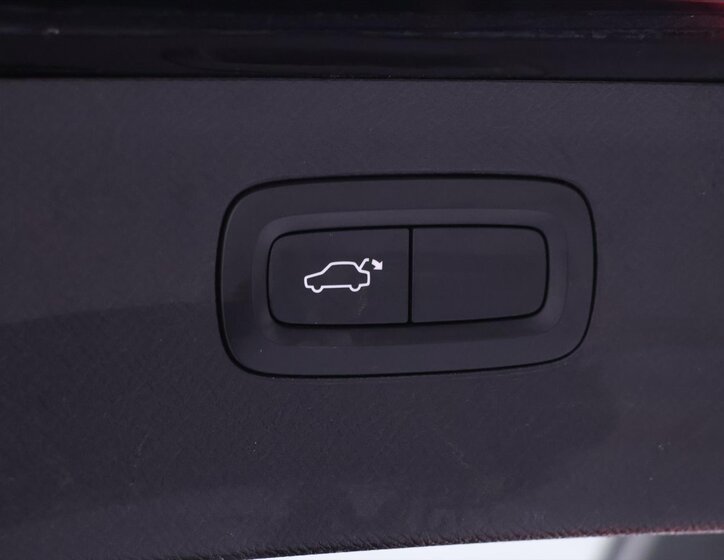 Volvo XC90 SUV / Terénní 2,0 l 173 kw