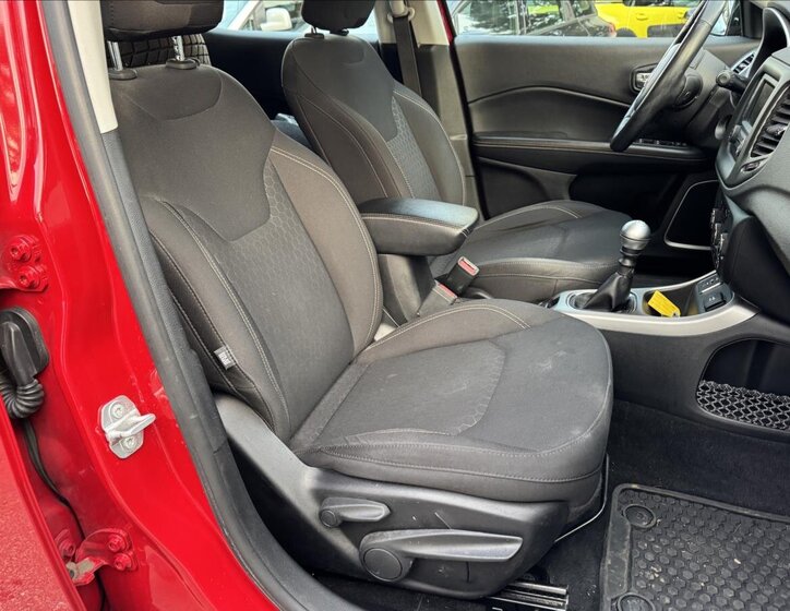 Jeep Compass SUV / Terénní 1,4 l 103 kw