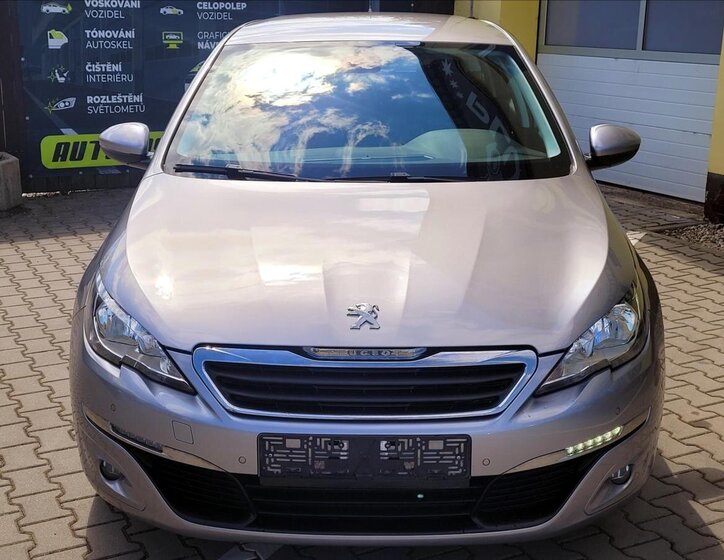 Peugeot 308 Kombi 1,2 l 96 kw
