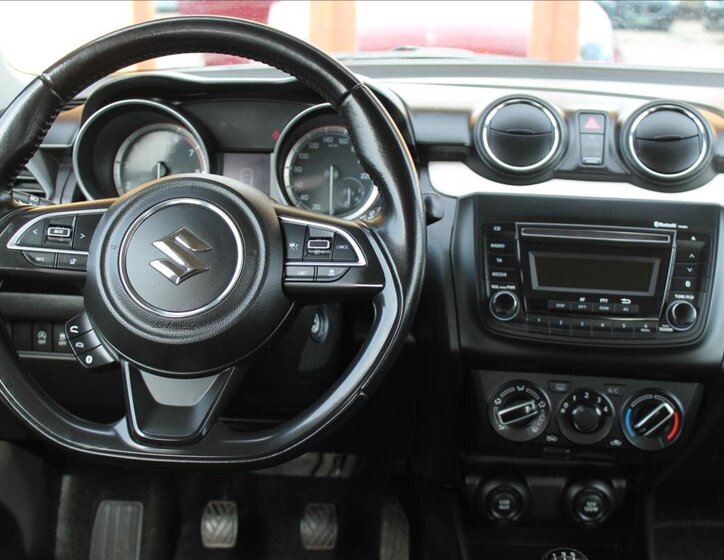 Suzuki Swift Hatchback 1,2 l 61 kw