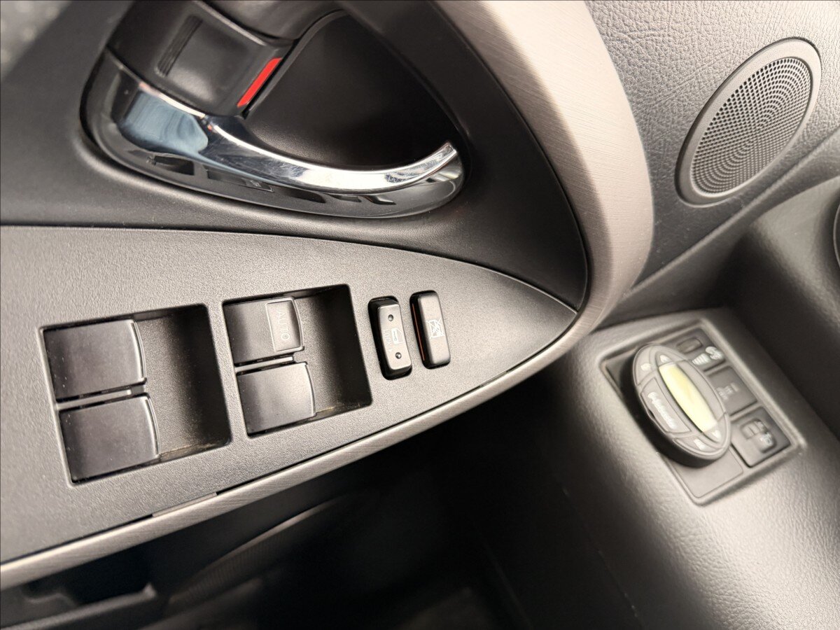 Toyota RAV4 SUV / Terénní 2,2 l 130 kw