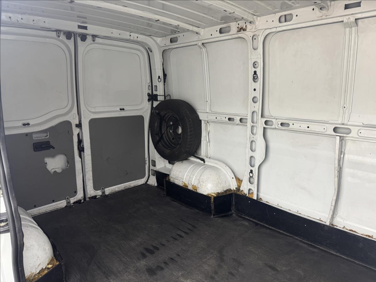 Renault Master Skříň 2,5 l 74 kw