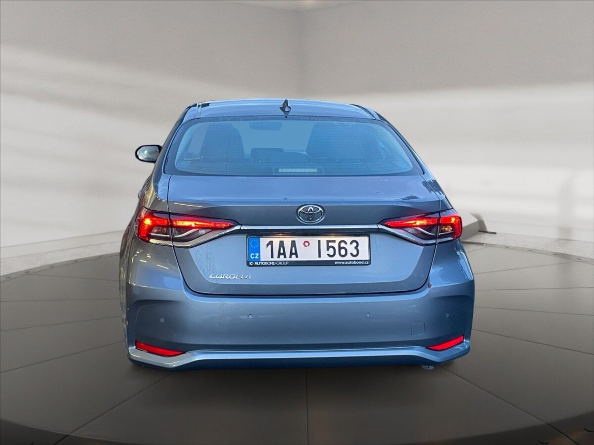 Toyota Corolla Sedan / Limuzína 1,5 l 92 kw