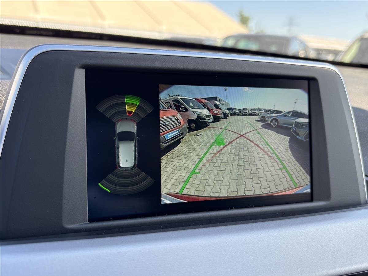 BMW X1 Kombi 1,5 l 100 kw