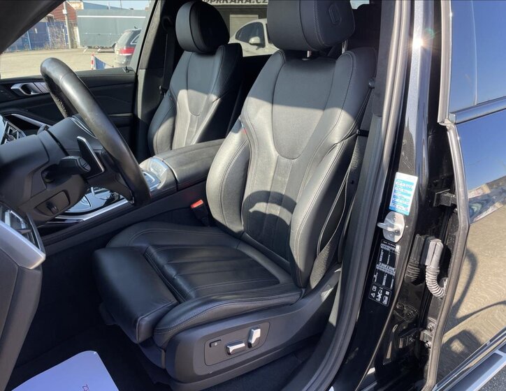 BMW X7 SUV / Terénní 3,0 l 195 kw