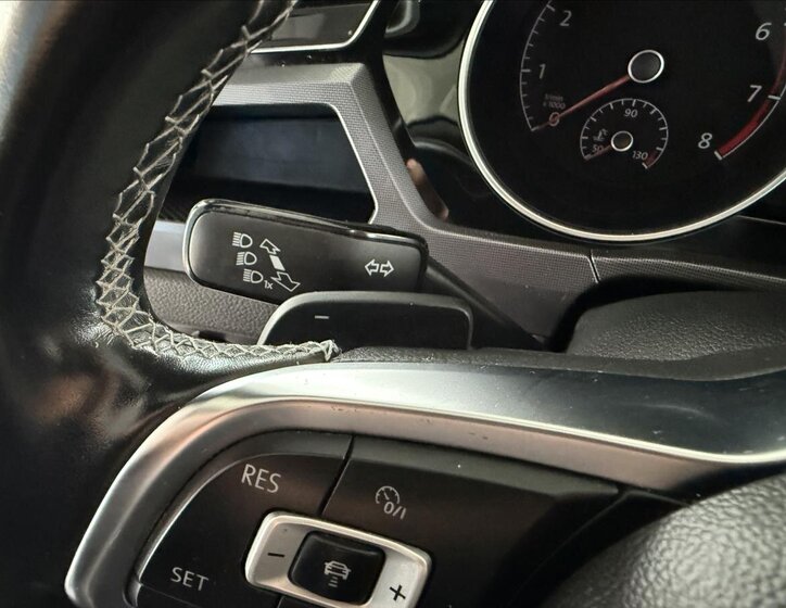 Volkswagen Touran Kombi 1,5 l 110 kw