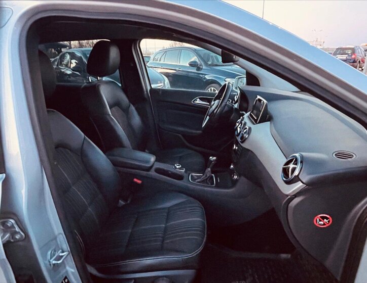 Mercedes-Benz Třídy B MPV 1,6 l 138 kw