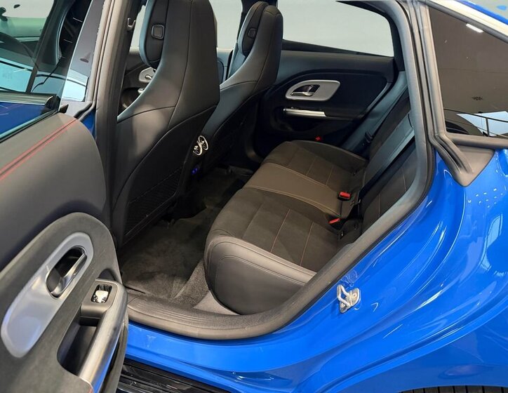 Mercedes-Benz CLA 12