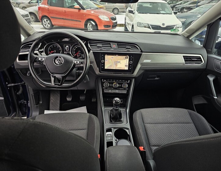 Volkswagen Touran 26