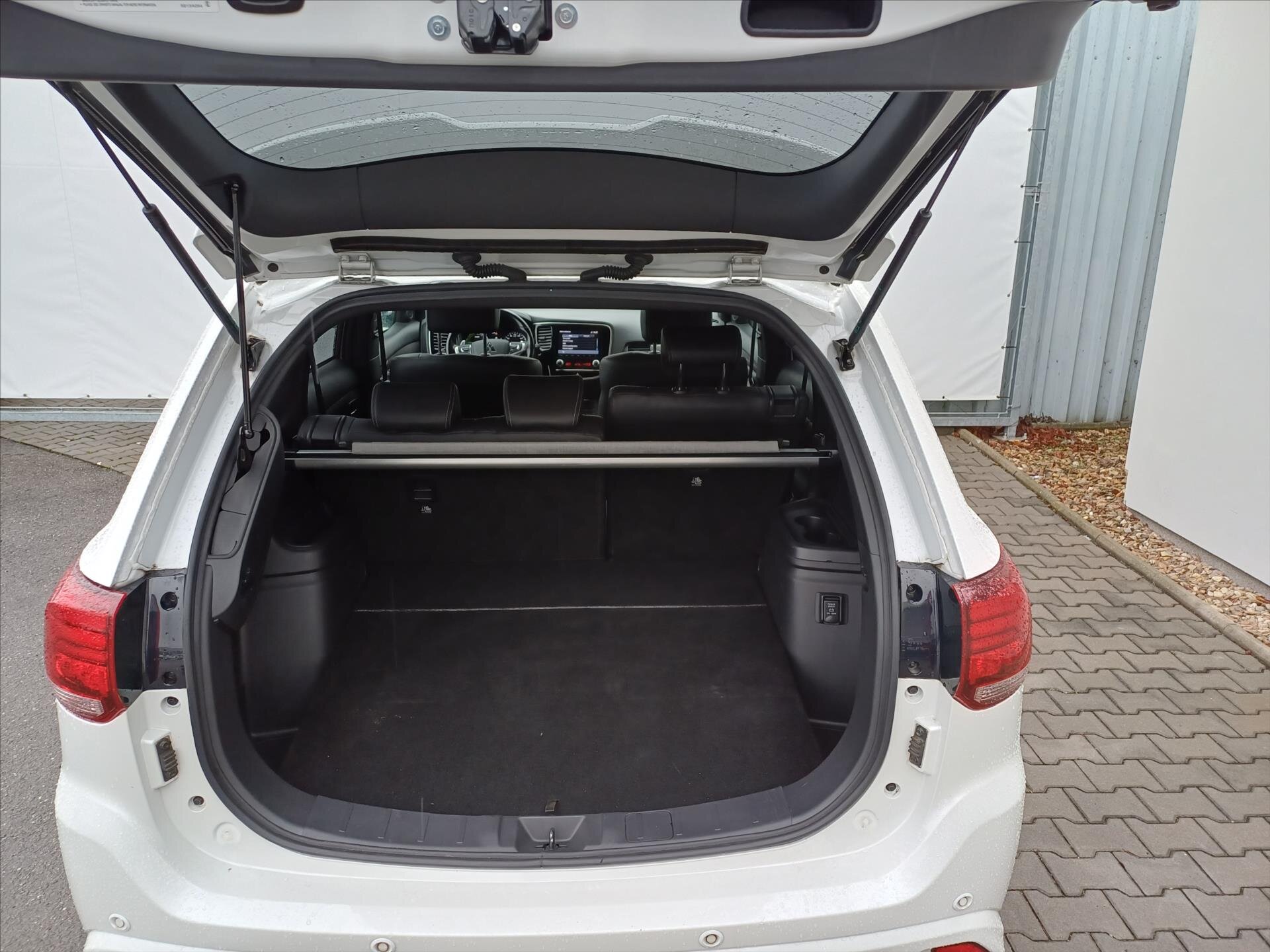 Mitsubishi Outlander Kombi 2,4 l 99 kw