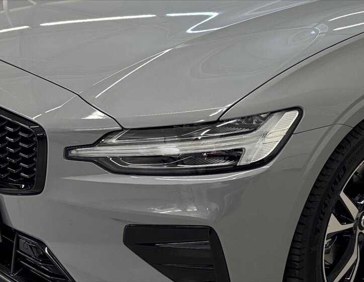 Volvo V60 Kombi 2,0 l 145 kw