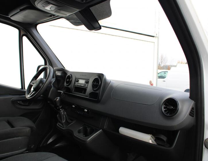 Mercedes-Benz Sprinter 10