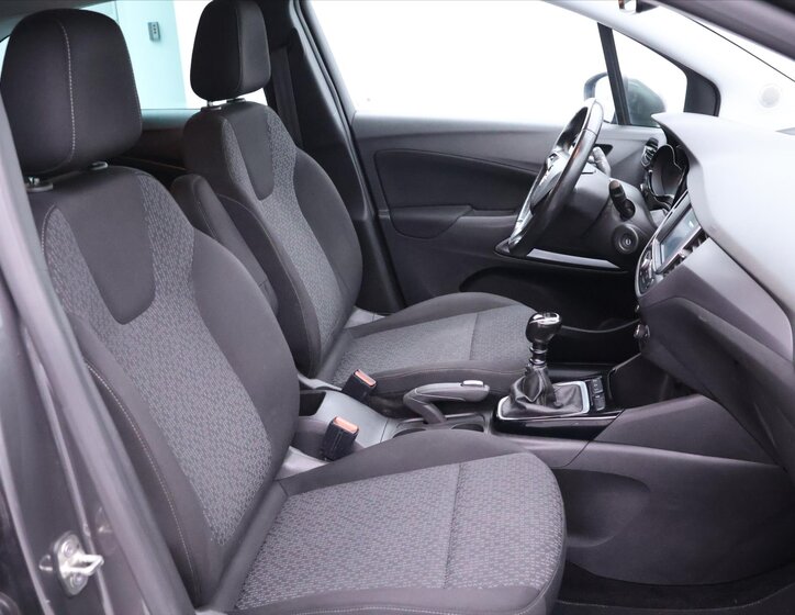 Opel Crossland X SUV / Terénní 1,5 l 75 kw