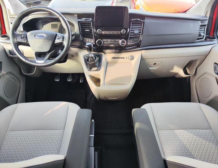 Ford Tourneo Custom 14