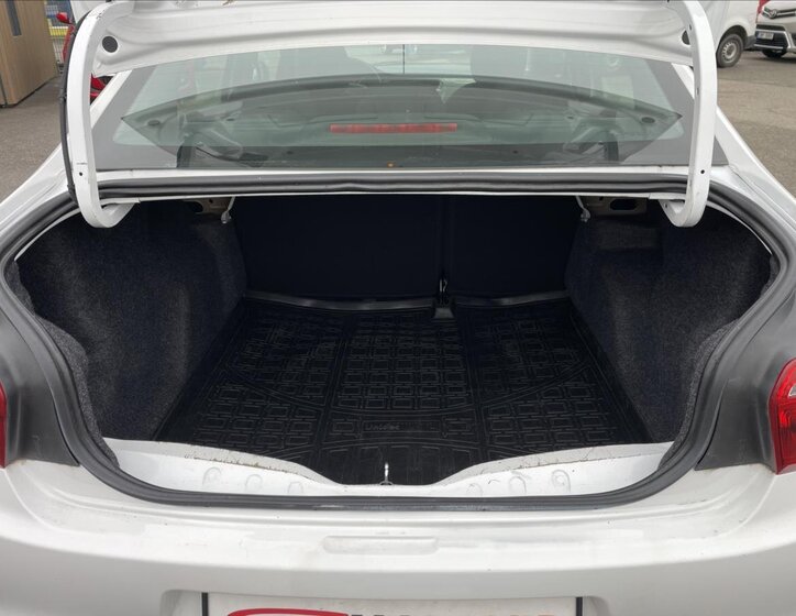 Citroën C-Elysée Sedan 1,2 l 61 kw