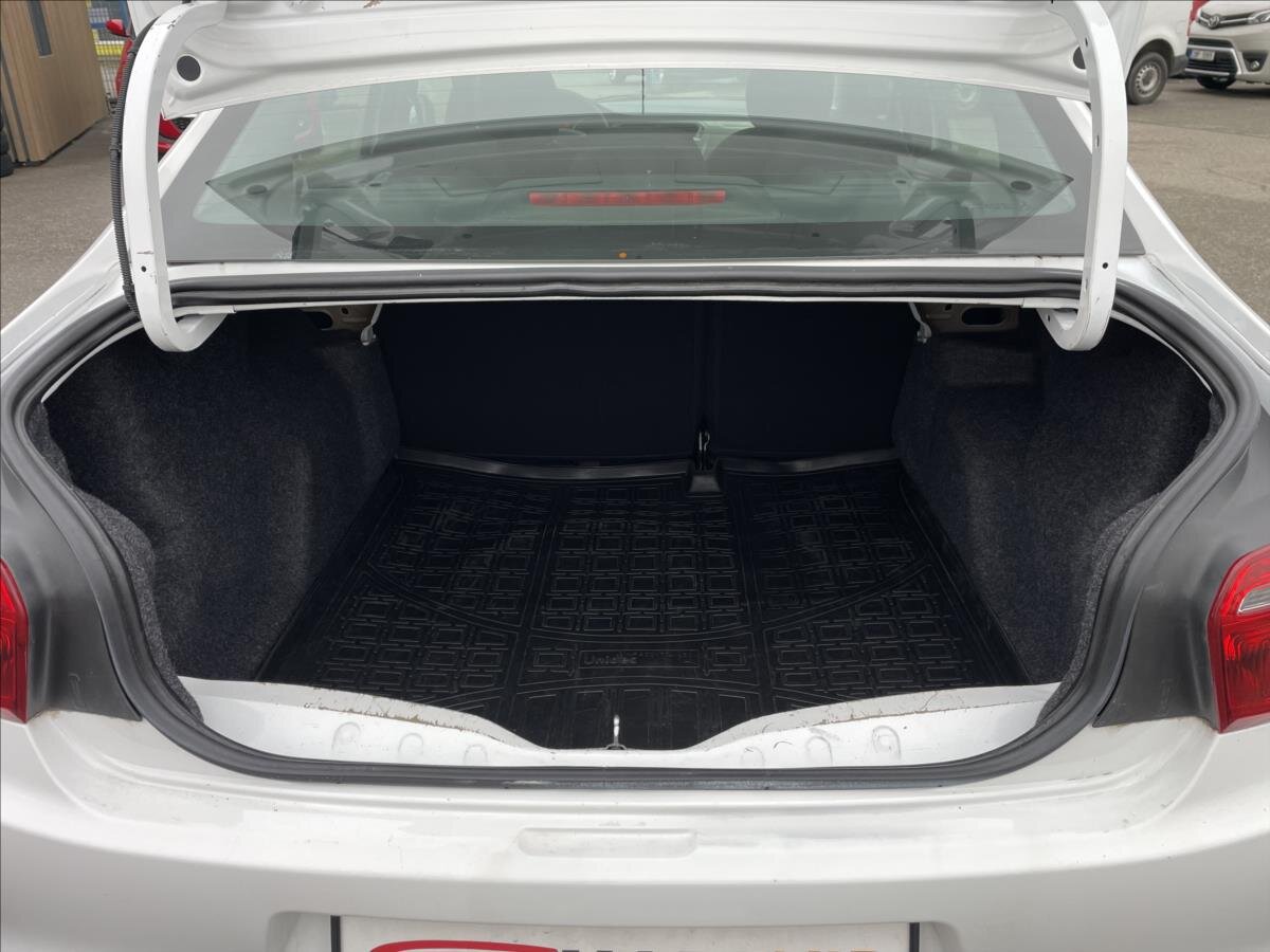 Citroën C-Elysée Sedan 1,2 l 61 kw