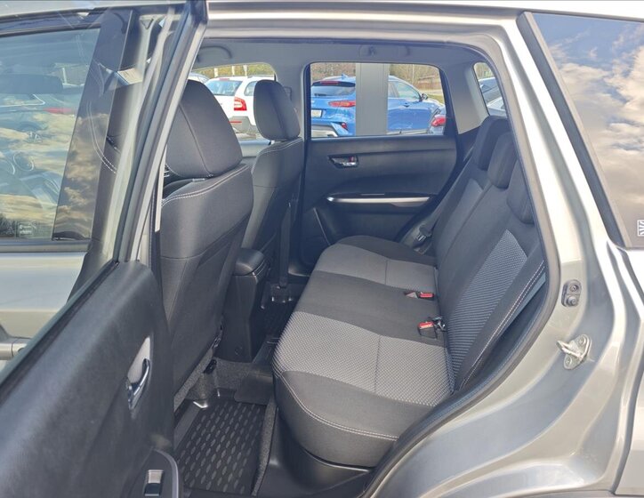 Suzuki Vitara SUV / Terénní 998,0 82 kw