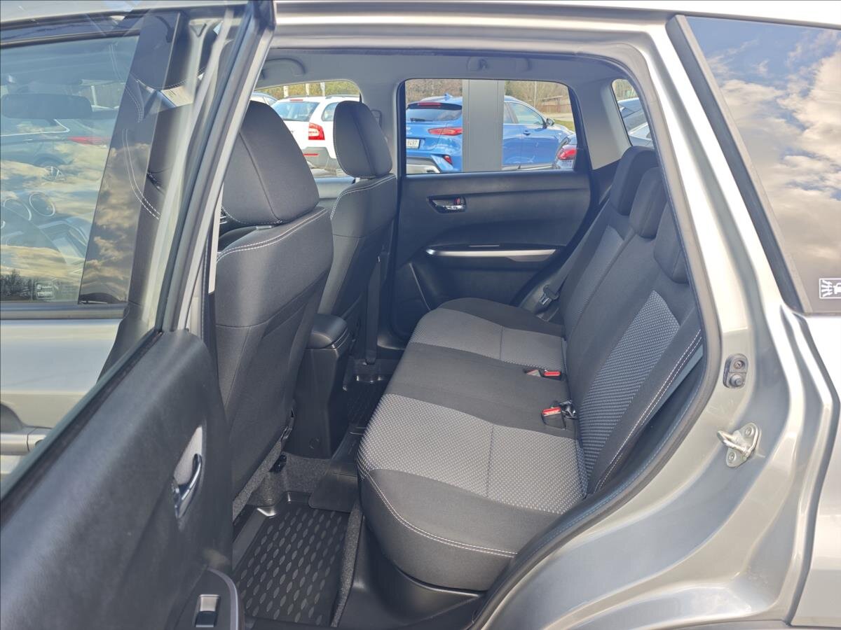 Suzuki Vitara SUV / Terénní 998,0 82 kw