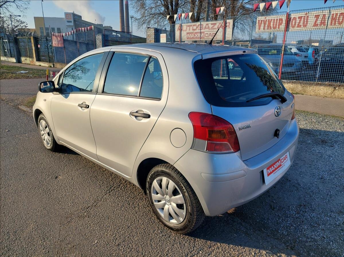 Toyota Yaris Hatchback 998,0 50 kw