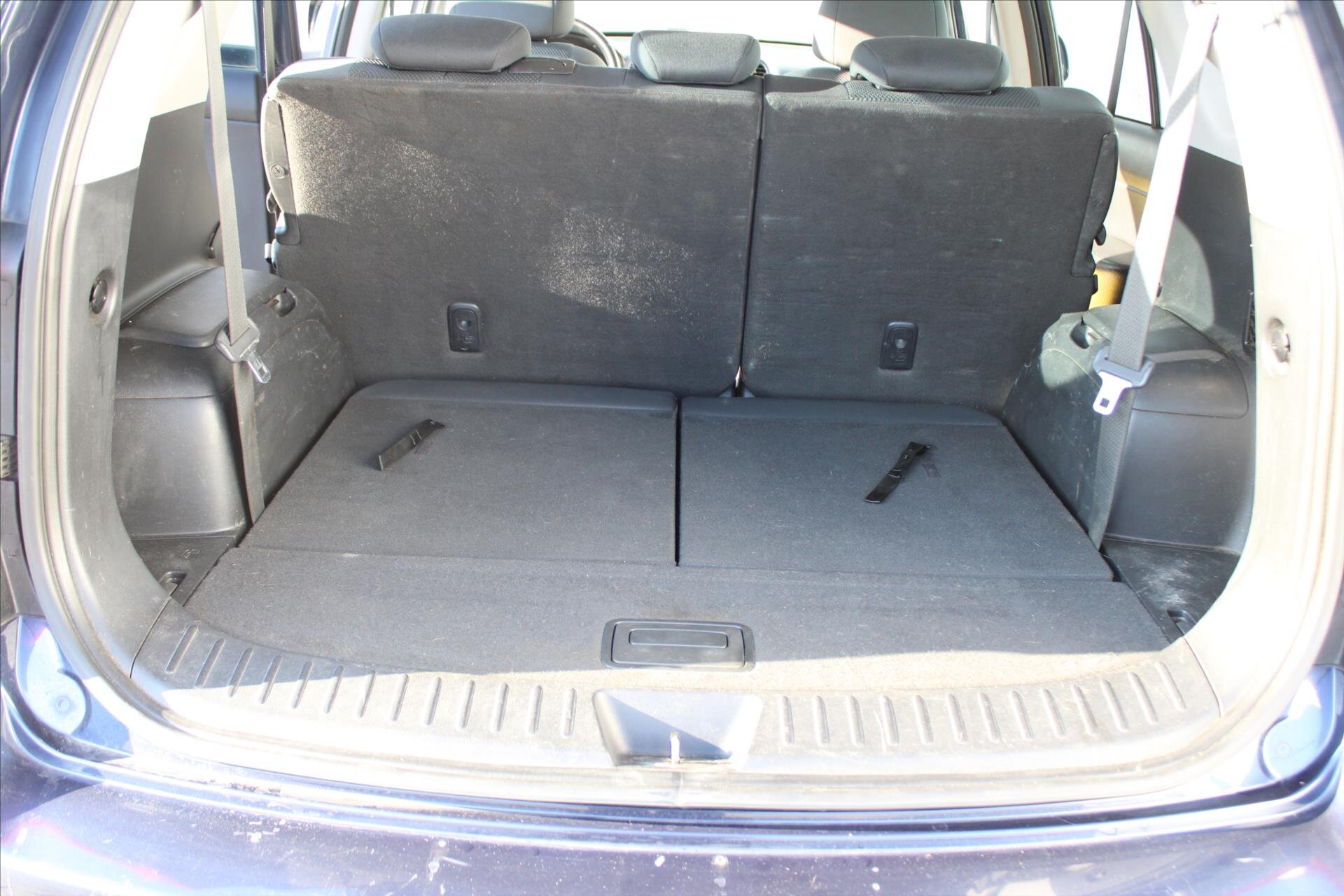 KIA Carens MPV 2,0 l 100 kw