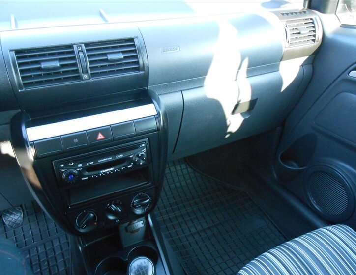 Volkswagen Fox Hatchback 1,2 l 40 kw