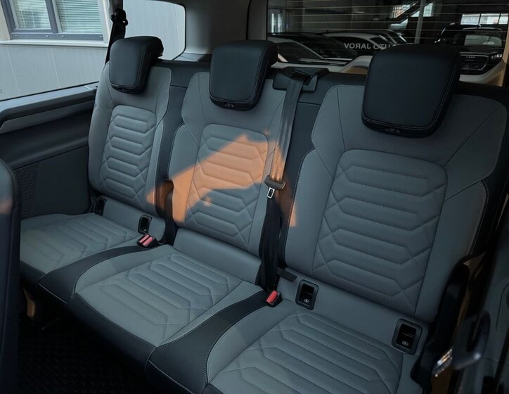 Volkswagen Caravelle 35