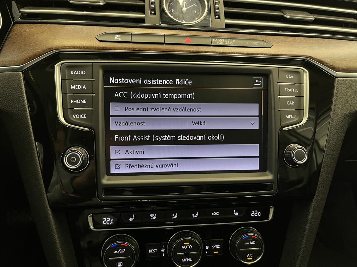 Volkswagen Passat Sedan / Limuzína 2,0 l 176 kw