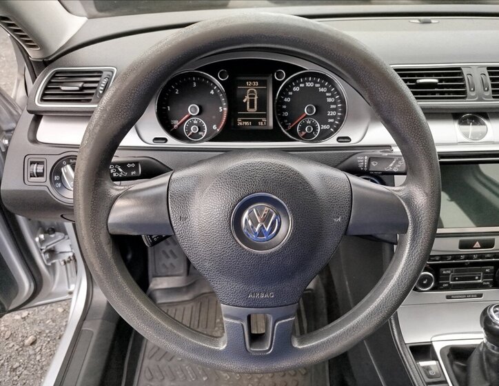 Volkswagen Passat Kombi 2,0 l 103 kw