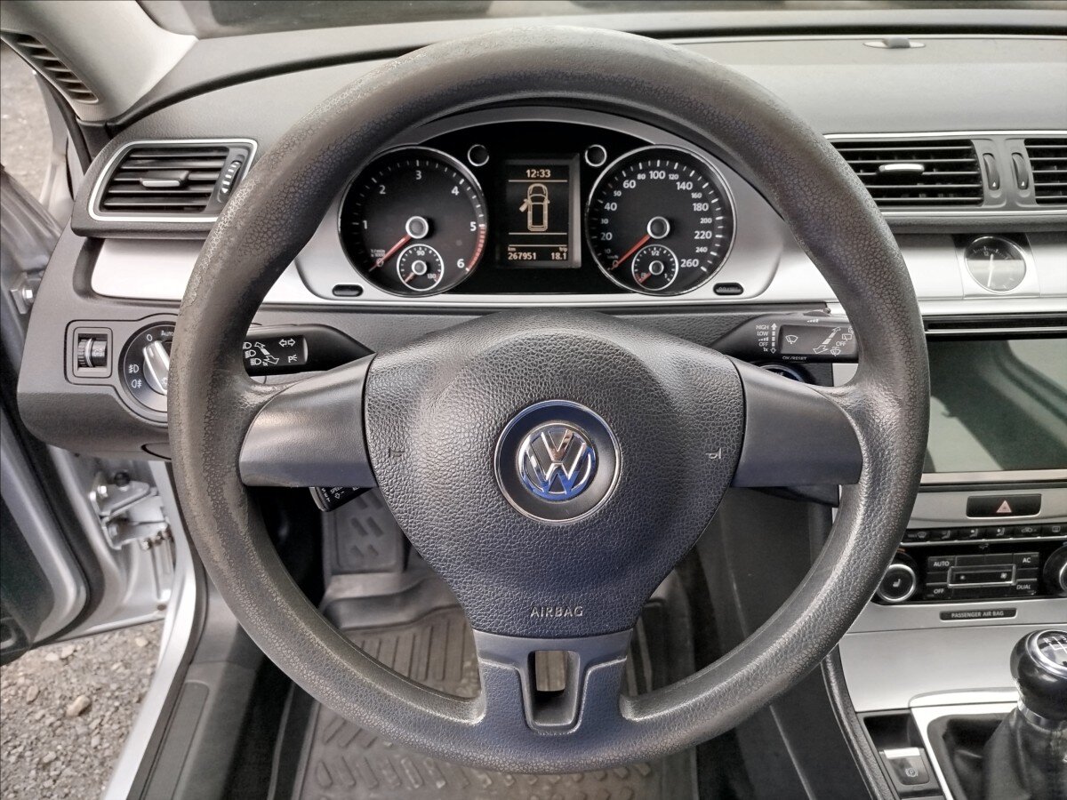 Volkswagen Passat Kombi 2,0 l 103 kw