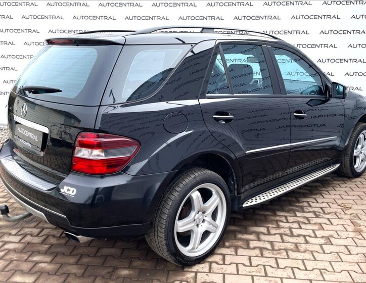 Mercedes-Benz Třídy M SUV / Terénní 3,5 l 200 kw
