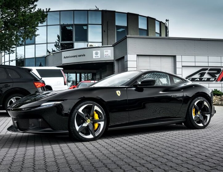 Ferrari Ostatní Kupé 3,9 l 471 kw