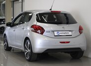 Peugeot 208 Hatchback 1,2 l 81 kw