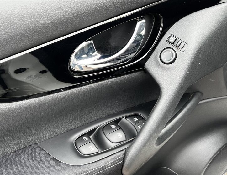 Nissan Qashqai SUV / Terénní 1,3 l 103 kw