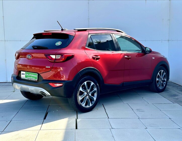 KIA Stonic SUV / Terénní 1,6 l 81 kw