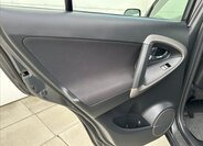 Toyota RAV4 SUV / Terénní 2,2 l 100 kw