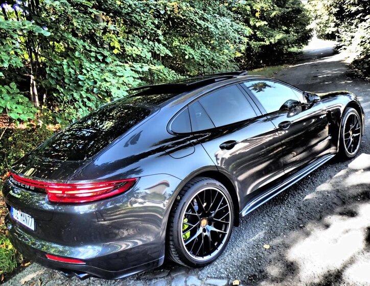 Porsche Panamera 70