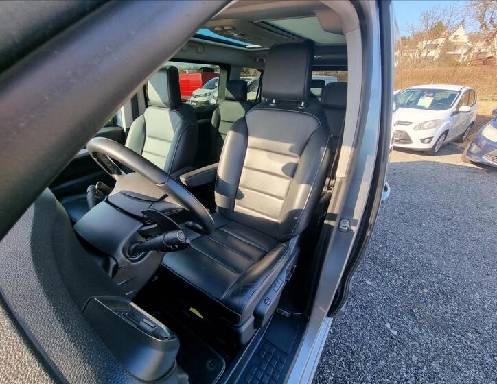 Peugeot Traveller 10