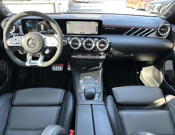 Mercedes-Benz CLA Kupé 2,0 l 310 kw