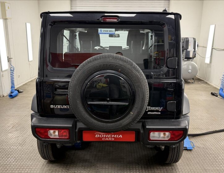 Suzuki Jimny SUV 1,5 l 75 kw