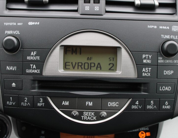 Toyota RAV4 SUV 2,2 l 100 kw