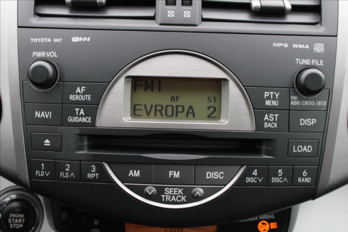 Toyota RAV4 SUV 2,2 l 100 kw