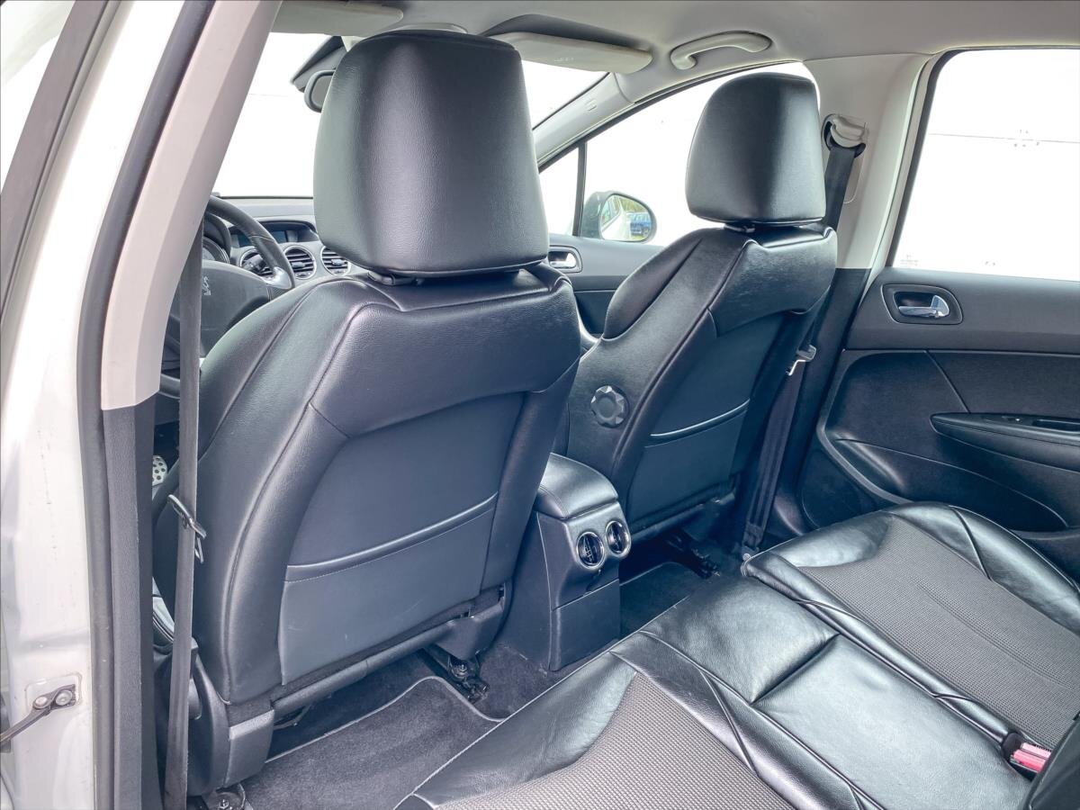 Peugeot 308 Hatchback 1,6 l 147 kw