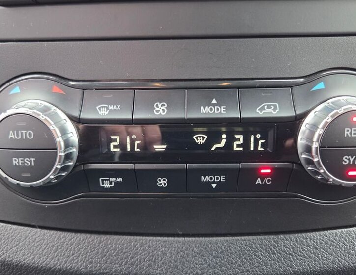 Mercedes-Benz Vito 14