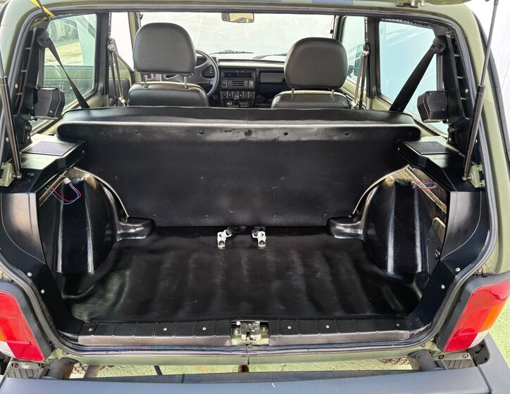 Lada Niva SUV / Terénní 1,7 l 60 kw