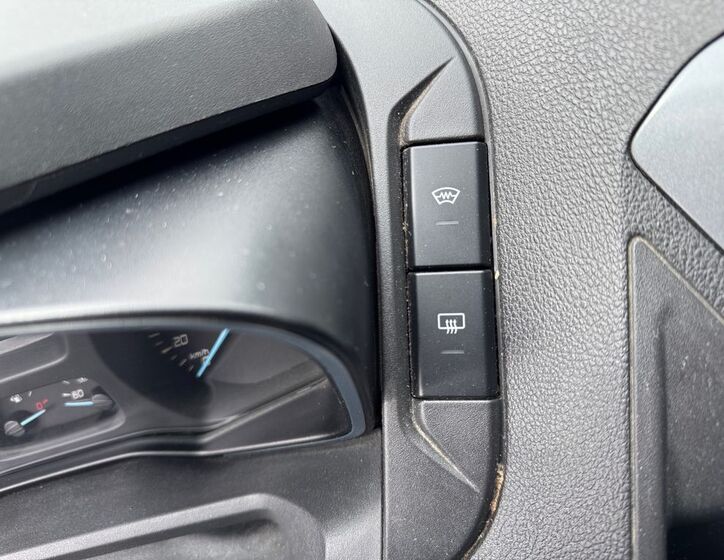 Ford Tourneo Custom 16