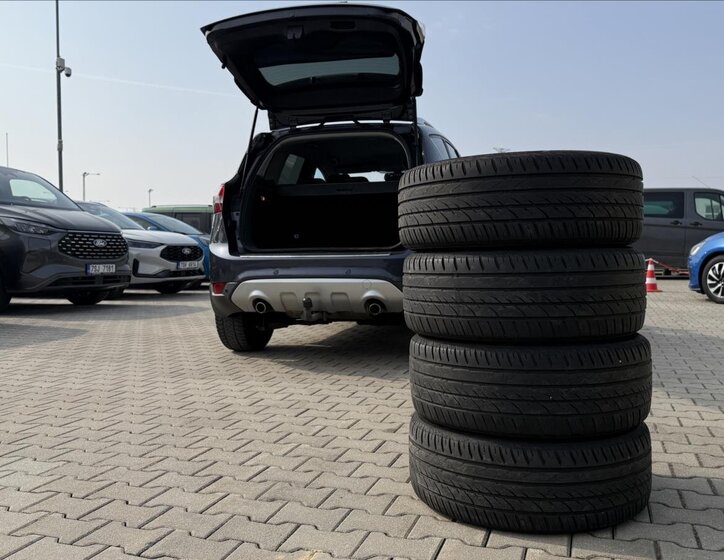 Ford Kuga SUV / Terénní 2,0 l 100 kw